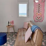 Appartement Jellyfish Seafront Boutique With Jacuzzi