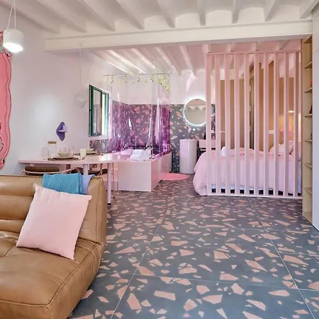 Jellyfish Seafront Boutique With Jacuzzi *